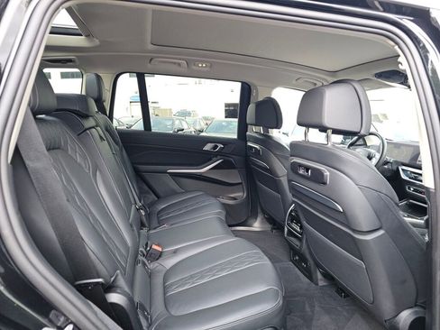 Used 2025 BMW X7 xDrive40i AWD/4WD image 12