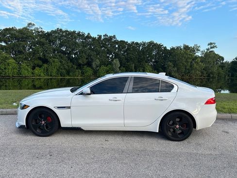 Used 2018 Jaguar XE RWD image 3