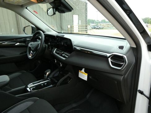 New 2026 Chevrolet TrailBlazer LT w/ Convenience Package AWD/4WD image 10