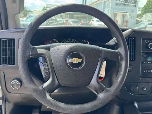 Used 2016 Chevrolet Express 2500 RWD image 17