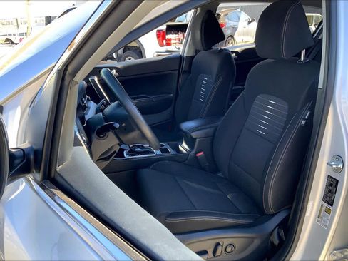 Used 2017 Kia Sportage LX w/ LX Popular Package image 8