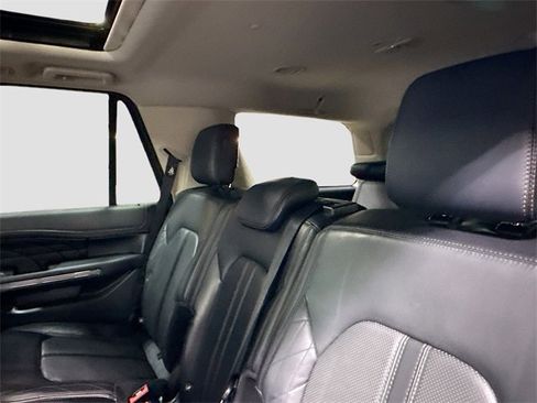 Used 2019 Ford Expedition Platinum image 28