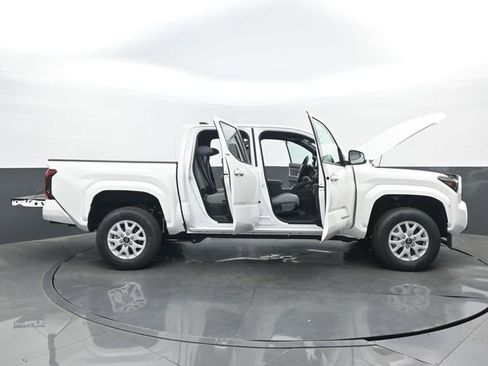 New 2026 Toyota Tacoma SR5 AWD/4WD image 30