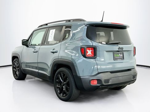 Used 2017 Jeep Renegade Altitude FWD image 5