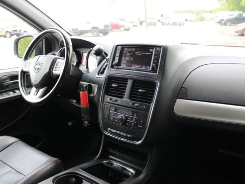 Used 2020 Dodge Grand Caravan GT image 18