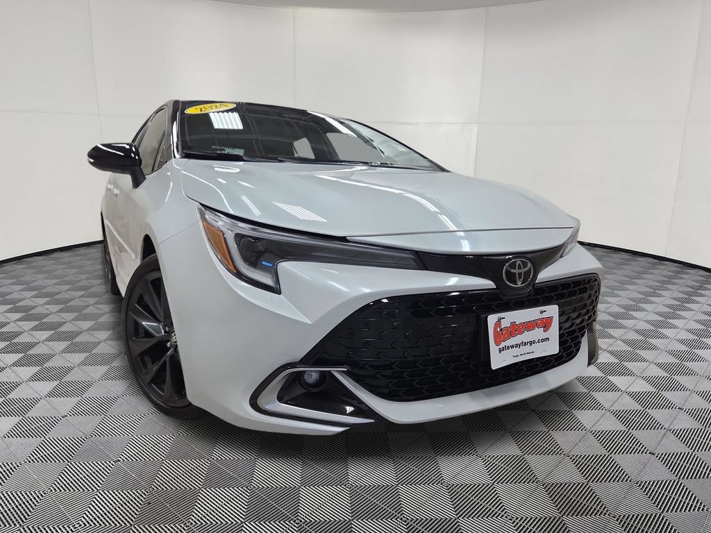 Used 2024 Toyota Corolla XSE FWD image 2