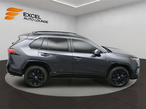 Used 2022 Toyota RAV4 SE image 47
