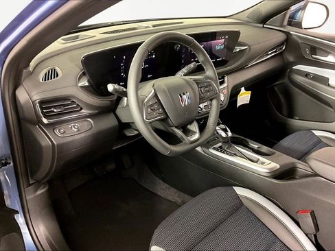 New 2025 Buick Envista Preferred w/ Convenience I Package image 8