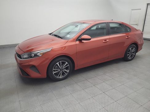 Used 2023 Kia Forte LXS w/ LXS Technology Package FWD image 2