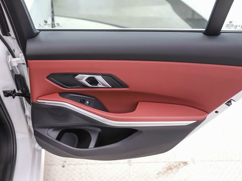 Used 2025 BMW 330i xDrive Sedan w/ Premium Package image 25