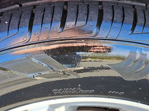 Used 2024 Ford Edge Titanium image 11