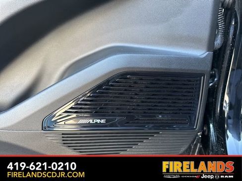 Used 2025 Jeep Wagoneer S Limited image 9