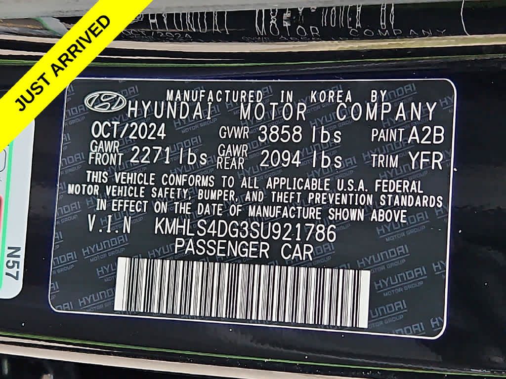 Used 2025 Hyundai Elantra SEL FWD image 29