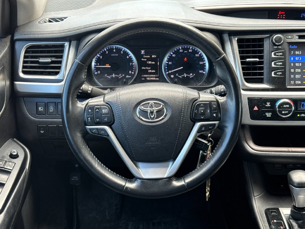 Used 2018 Toyota Highlander Plus FWD image 14