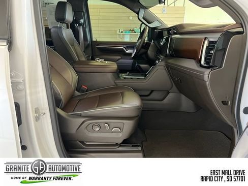 Used 2025 GMC Sierra 2500 Denali w/ Denali Reserve Package AWD/4WD image 35