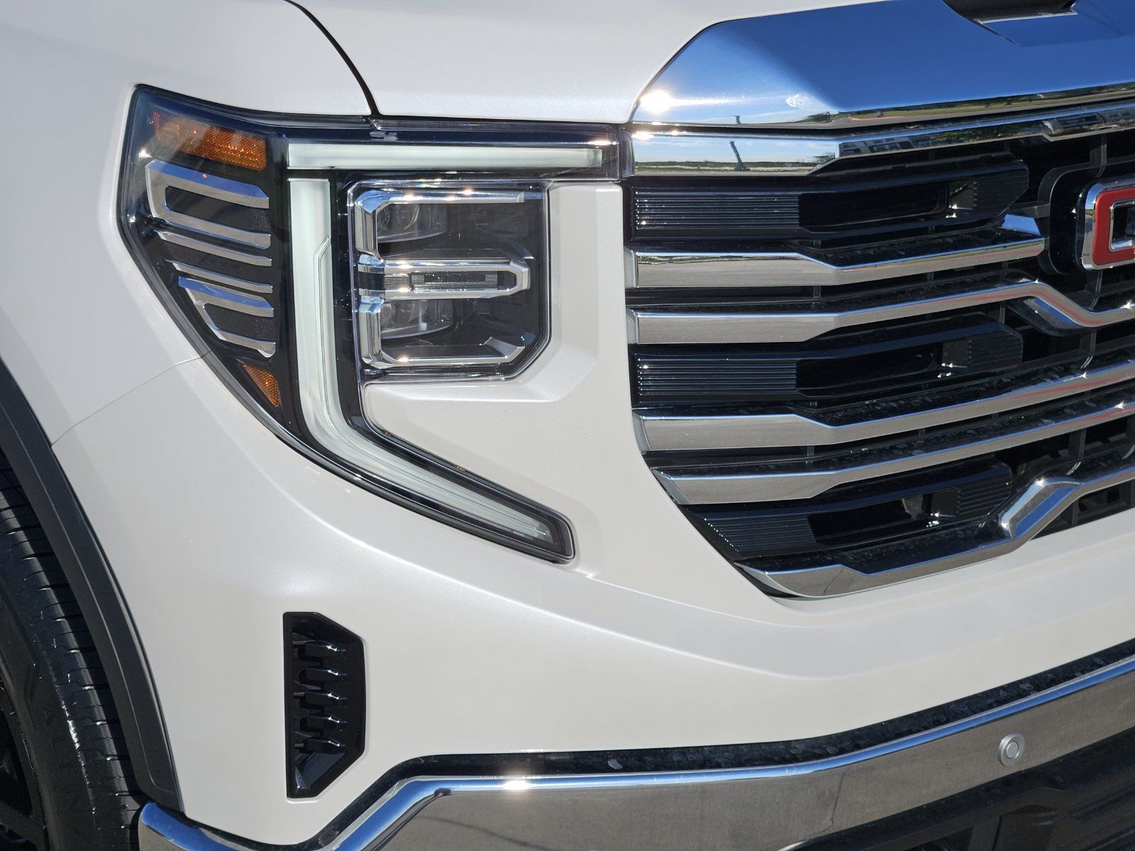 Certified 2024 GMC Sierra 1500 SLT w/ SLT Premium Plus Package RWD image 10