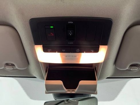 Certified 2025 Nissan Sentra SR w/ SR Premium Package FWD image 35