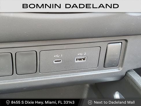 Used 2024 Nissan Frontier SV image 24