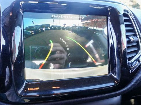 Used 2018 Jeep Compass Limited w/ Navigation Group image 19