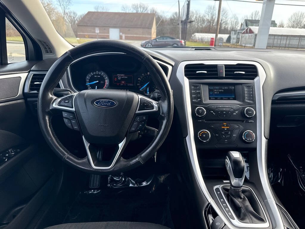 Used 2013 Ford Fusion SE FWD image 15