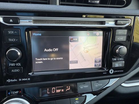 Used 2016 Toyota Prius C Three image 10