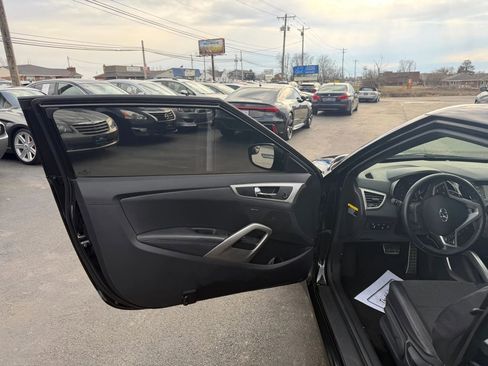 Used 2016 Hyundai Veloster w/ Option Group 03 FWD image 33