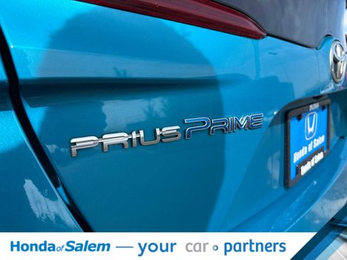 Used 2021 Toyota Prius Prime XLE image 7