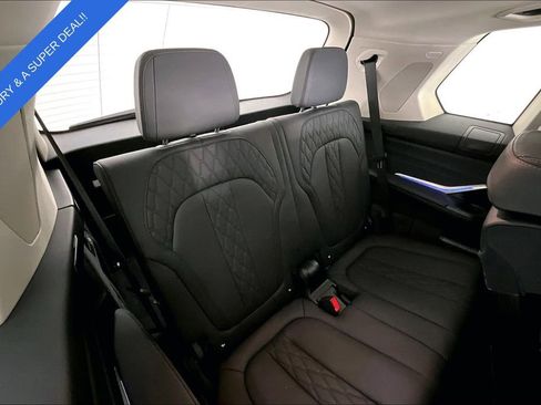 Used 2025 BMW X7 xDrive40i image 38