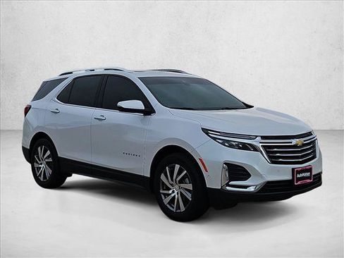 Used 2024 Chevrolet Equinox Premier FWD image 3