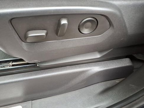 Used 2024 Chevrolet Silverado 1500 LT image 20