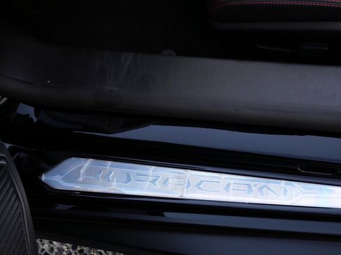 Used 2023 Lamborghini Huracan EVO image 18