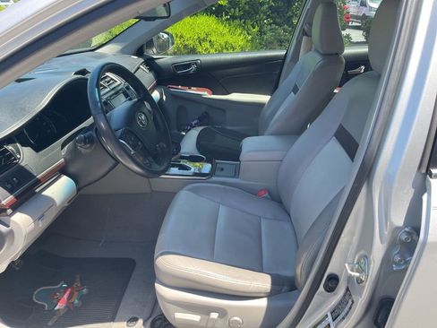 Used 2014 Toyota Camry XLE FWD image 4