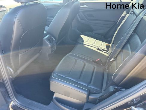 Used 2018 Volkswagen Tiguan SEL Premium AWD/4WD image 12