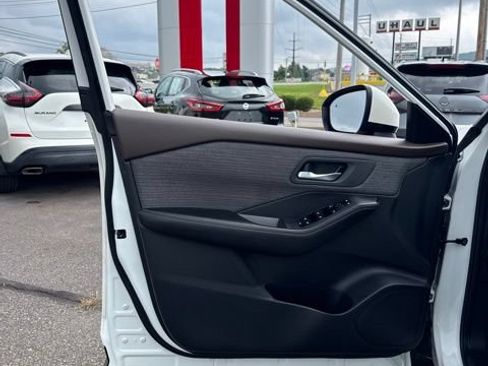 Certified 2023 Nissan Rogue SV AWD/4WD image 11