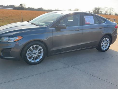 Used 2020 Ford Fusion SE image 5