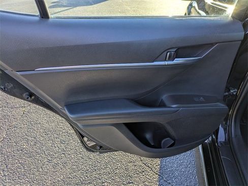 Used 2022 Toyota Camry SE image 29