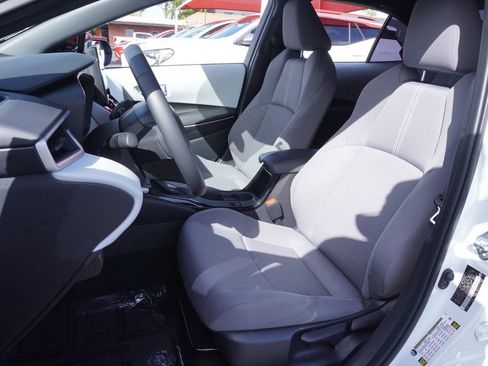 Used 2025 Toyota Corolla SE image 13