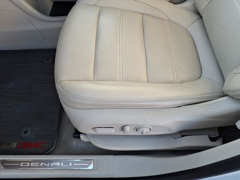 Used 2020 GMC Acadia Denali w/ Trailering Package image 23