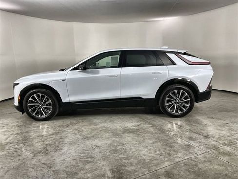 Used 2026 Cadillac Lyriq Sport image 5