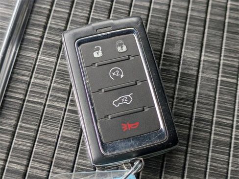 Used 2024 Jeep Wagoneer Series II w/ Flexible Seating Group image 36