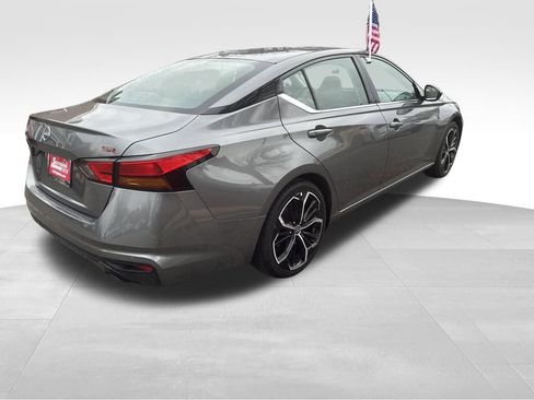 Used 2024 Nissan Altima 2.5 SR image 24