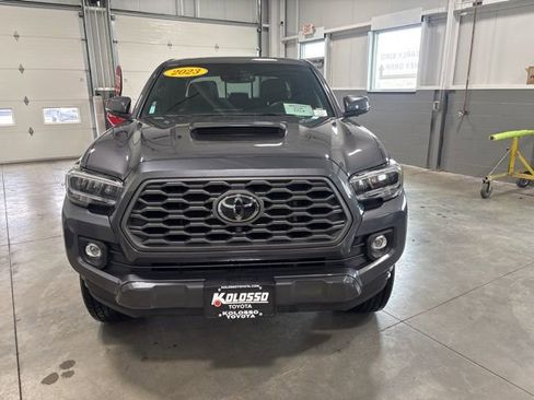 Used 2023 Toyota Tacoma TRD Sport image 2