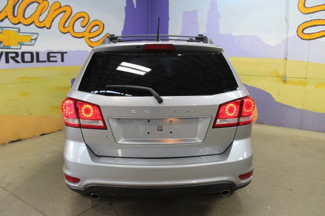 Used 2016 Dodge Journey SXT w/ Blacktop Package FWD image 3