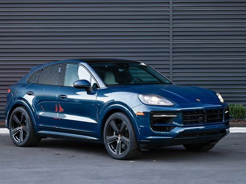 New 2025 Porsche Cayenne Coupe image 9