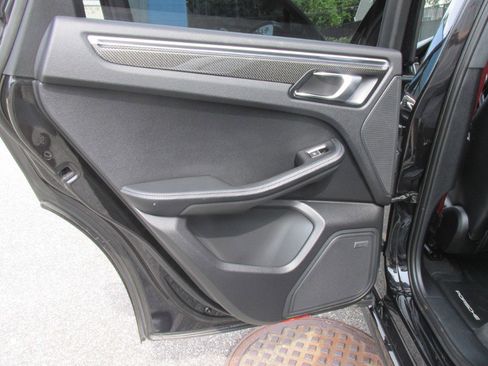 Used 2018 Porsche Macan Turbo image 82
