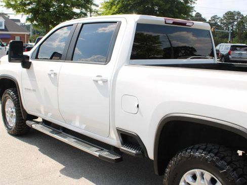 Used 2022 Chevrolet Silverado 2500 LT w/ Convenience Package AWD/4WD image 12
