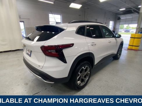 Used 2024 Chevrolet Trax LT w/ Driver Confidence Package FWD image 10