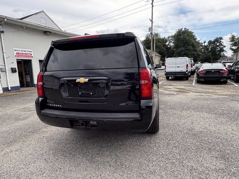 Used 2018 Chevrolet Suburban LT image 13