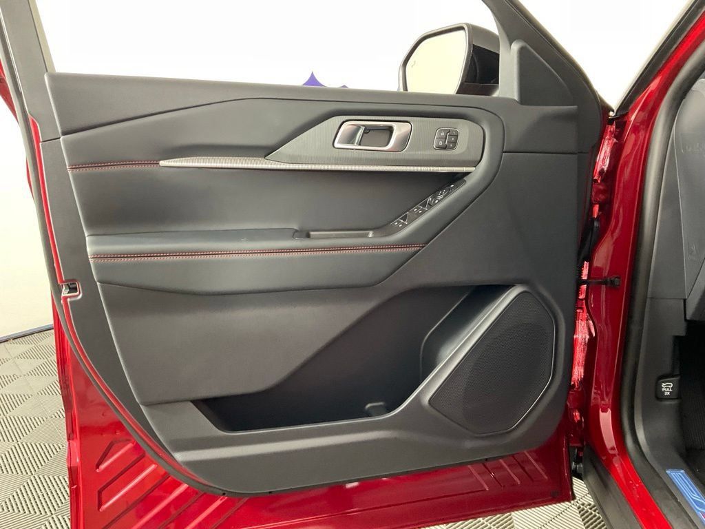 New 2026 Ford Explorer ST-Line w/ ST-Line Street Pack RWD image 12