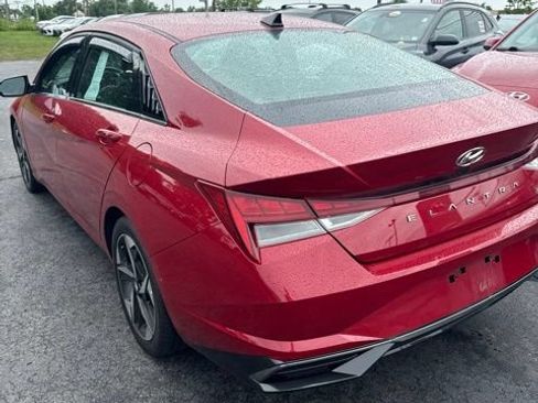 Used 2021 Hyundai Elantra SEL w/ Convenience + Premium Package FWD image 12